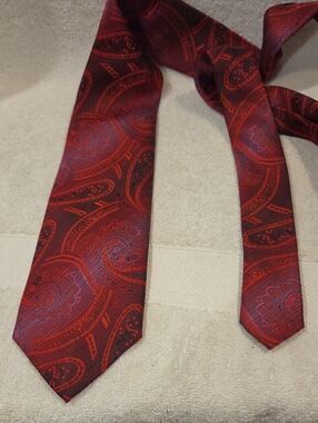 BRAND Q NECK TIE